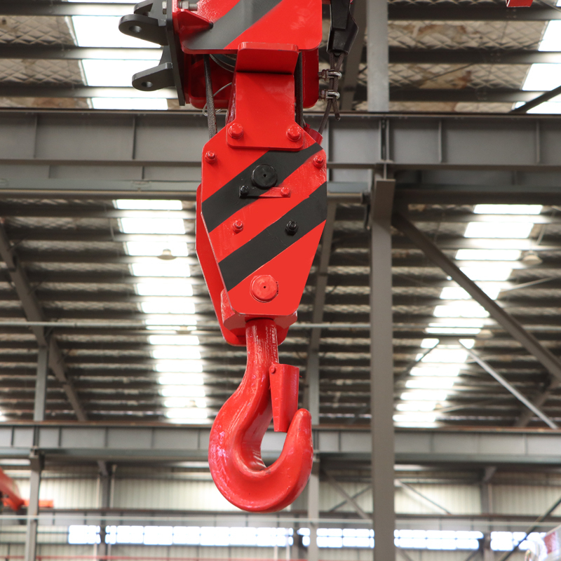 Grue montée sur camion à flèche télescopique de 10 tonnes