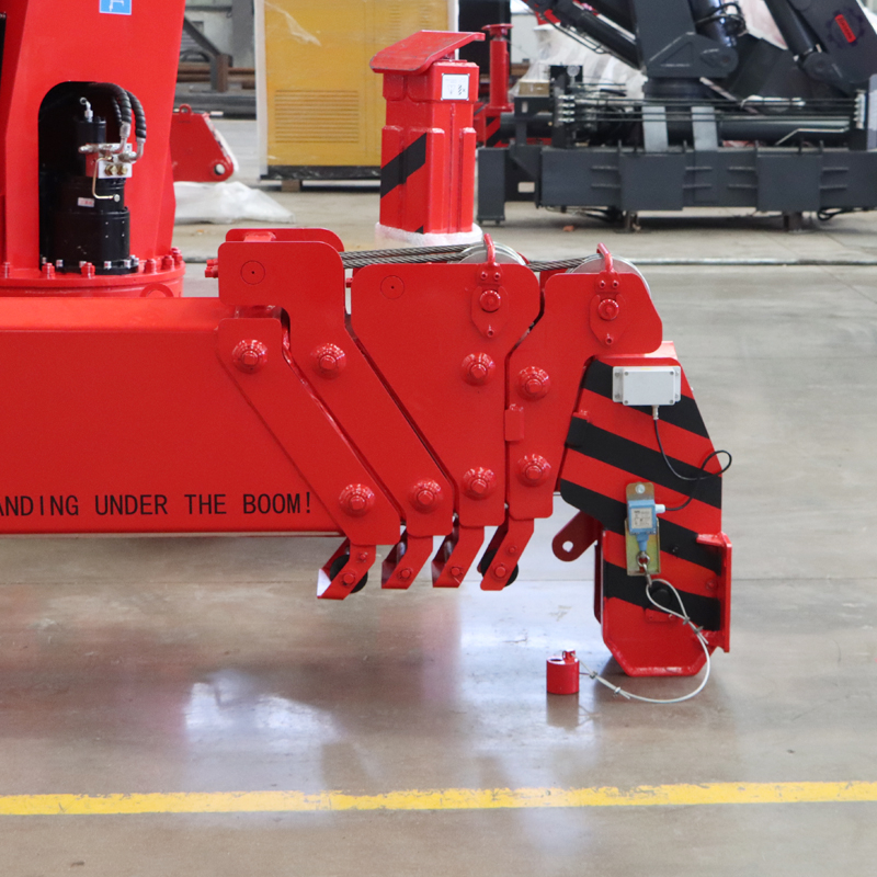 Grue montée sur camion à flèche télescopique de 8 tonnes