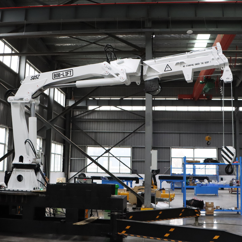 Grue marine à flèche articulée de 5 tonnes