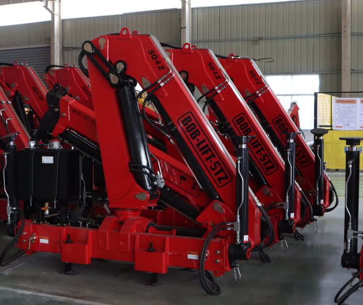 Grue marine à flèche articulée de 4 tonnes