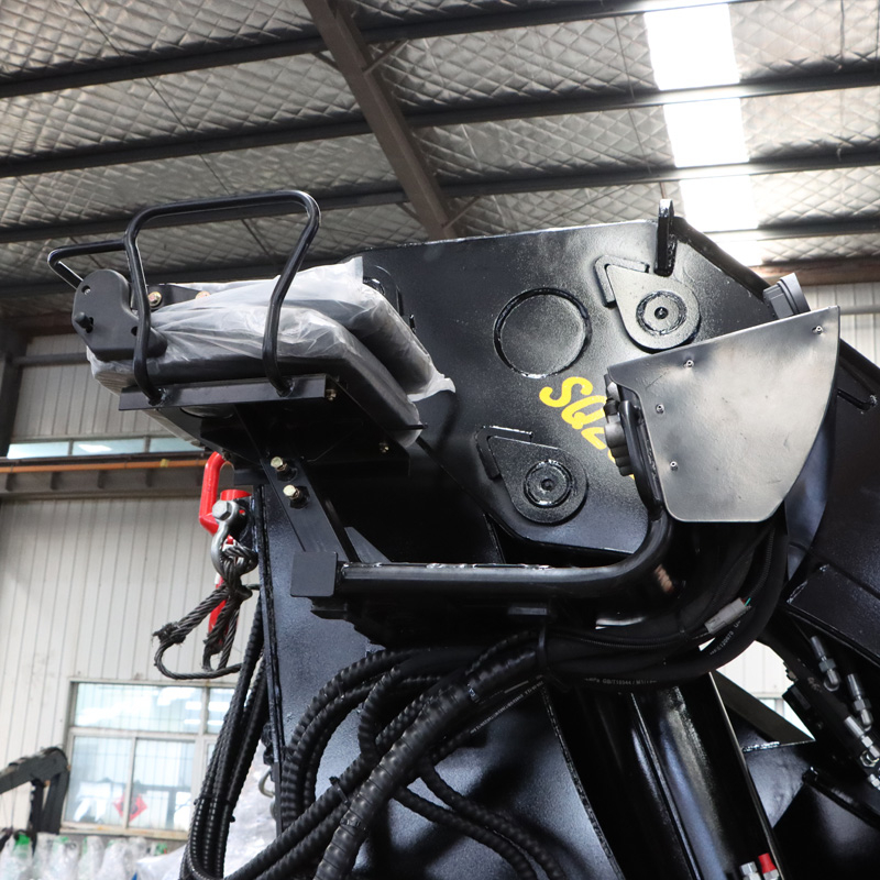 Grue montée sur camion à flèche articulée de 25 tonnes