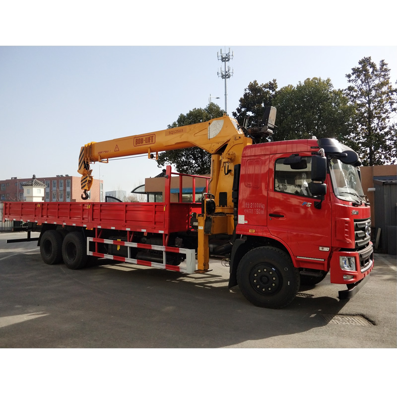 Grue montée sur camion à flèche télescopique de 12 tonnes