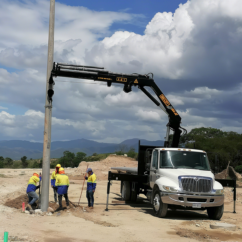 Grue montée sur camion à flèche articulée de 6,3 tonnes