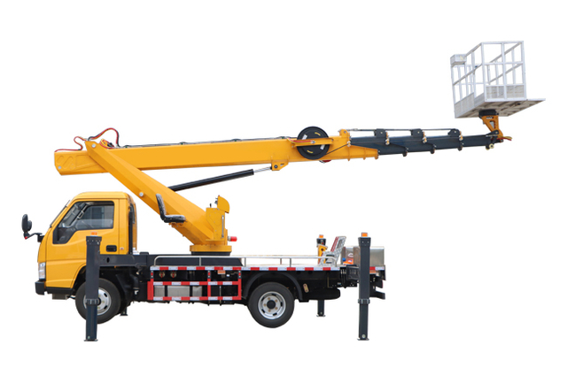 Plate-forme de travail aérien monté sur un camion