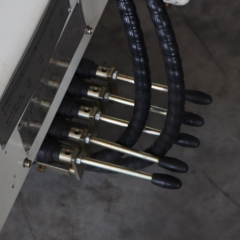 Grue montée sur camion à flèche articulée de 2 tonnes