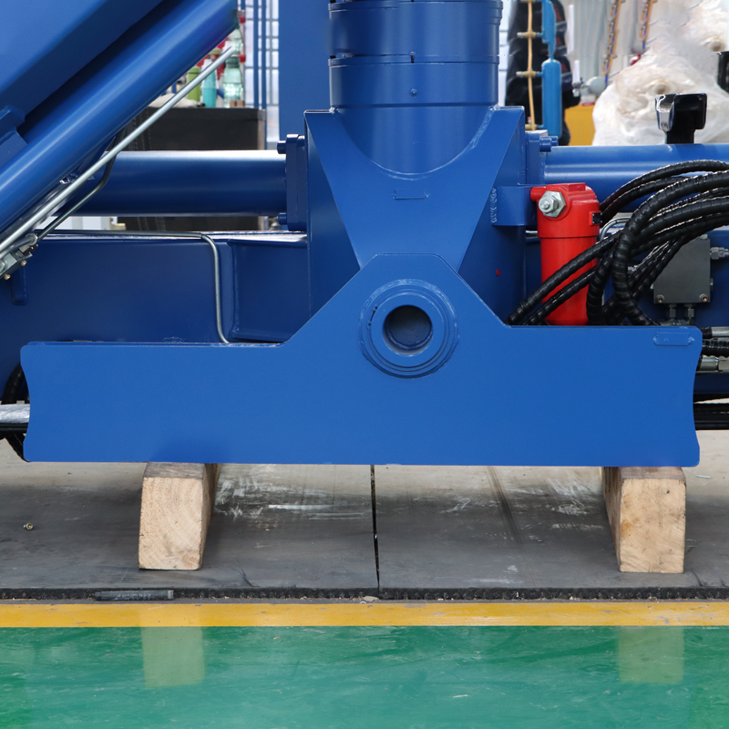 Grue montée sur camion à flèche articulée de 5 tonnes