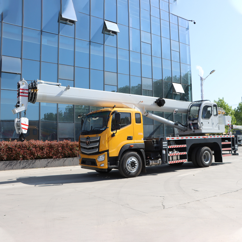 Camion-grue de 25 tonnes