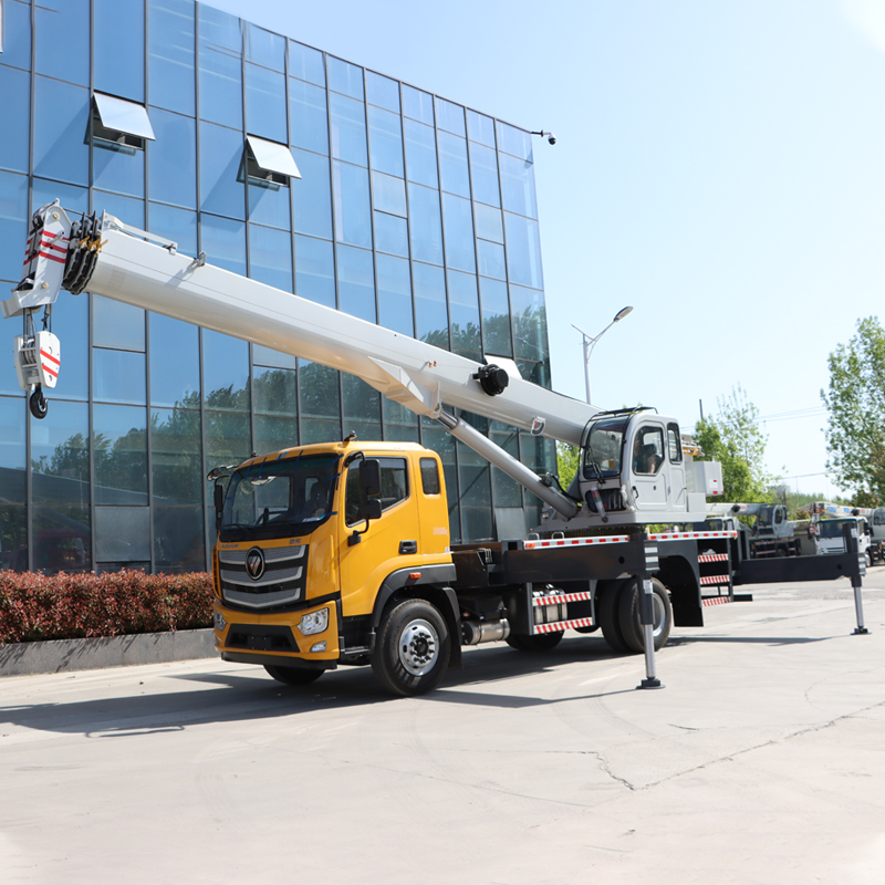 Camion-grue de 25 tonnes